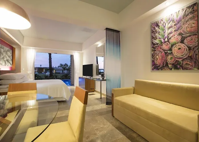 Krystal Grand Cabos